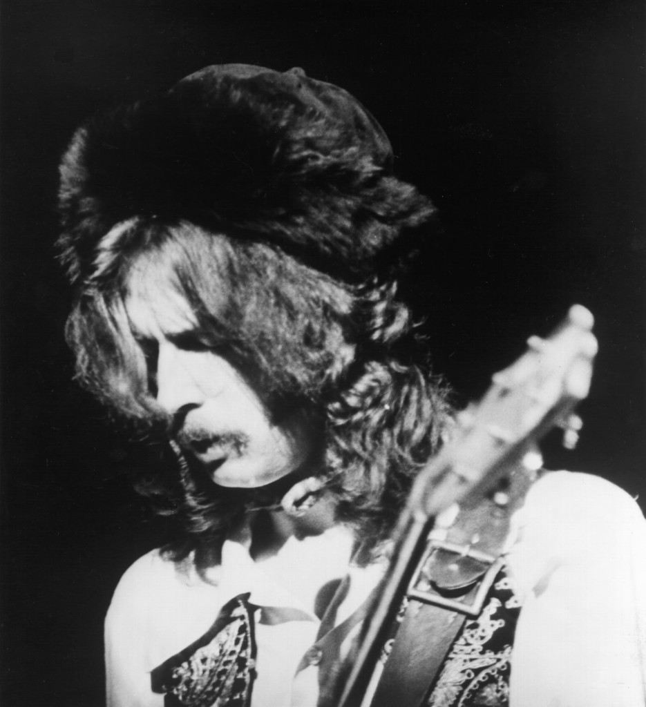 ERIC CLAPTON: LIFE IN 12 BARS